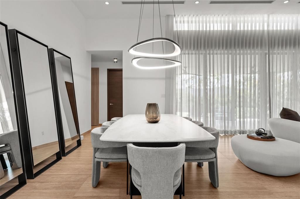 待售: $6,500,000 (4 贝兹, 4 浴室, 4300 平方英尺)