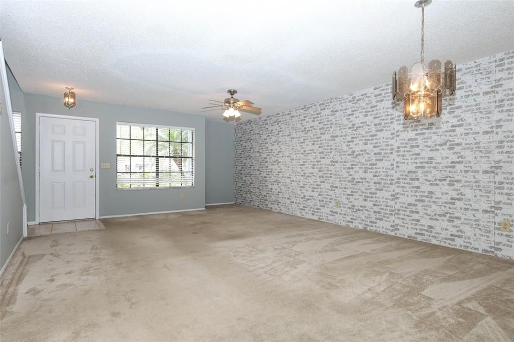 En Venta: $245,000 (2 camas, 2 baños, 1350 Pies cuadrados)