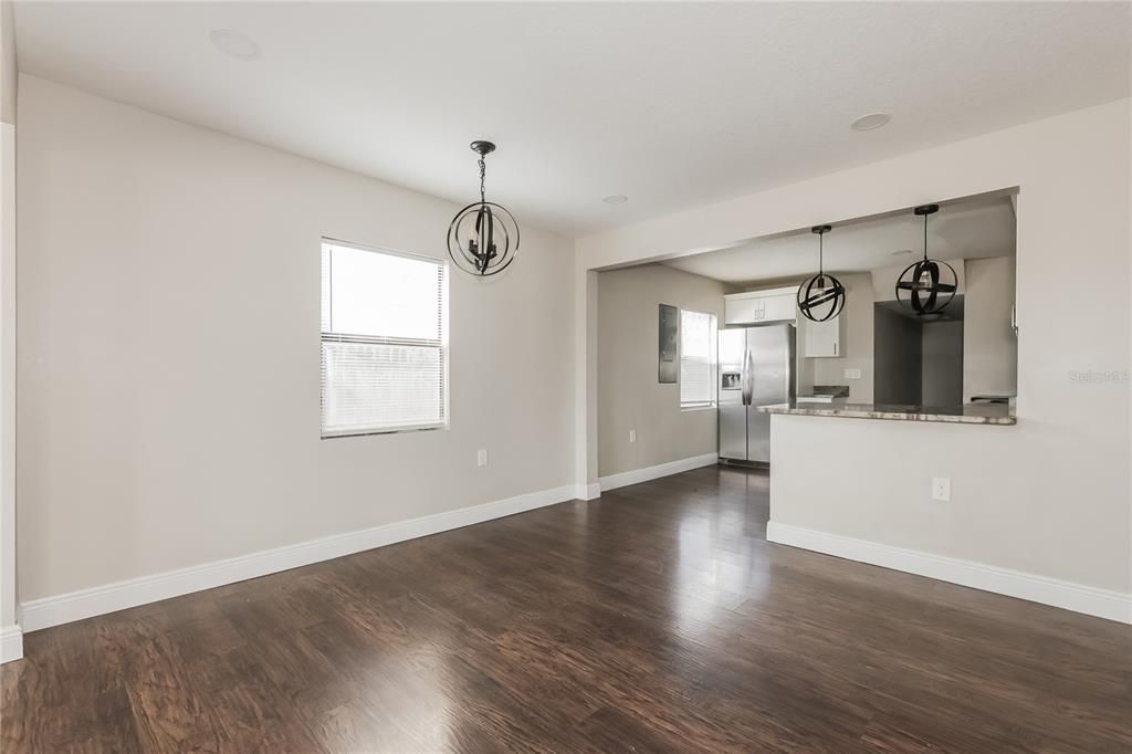 В аренду: $2,485 (4 спален, 2 ванн, 1338 Квадратных фут)