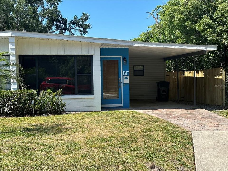 For Rent: $1,995 (2 beds, 1 baths, 996 Square Feet)