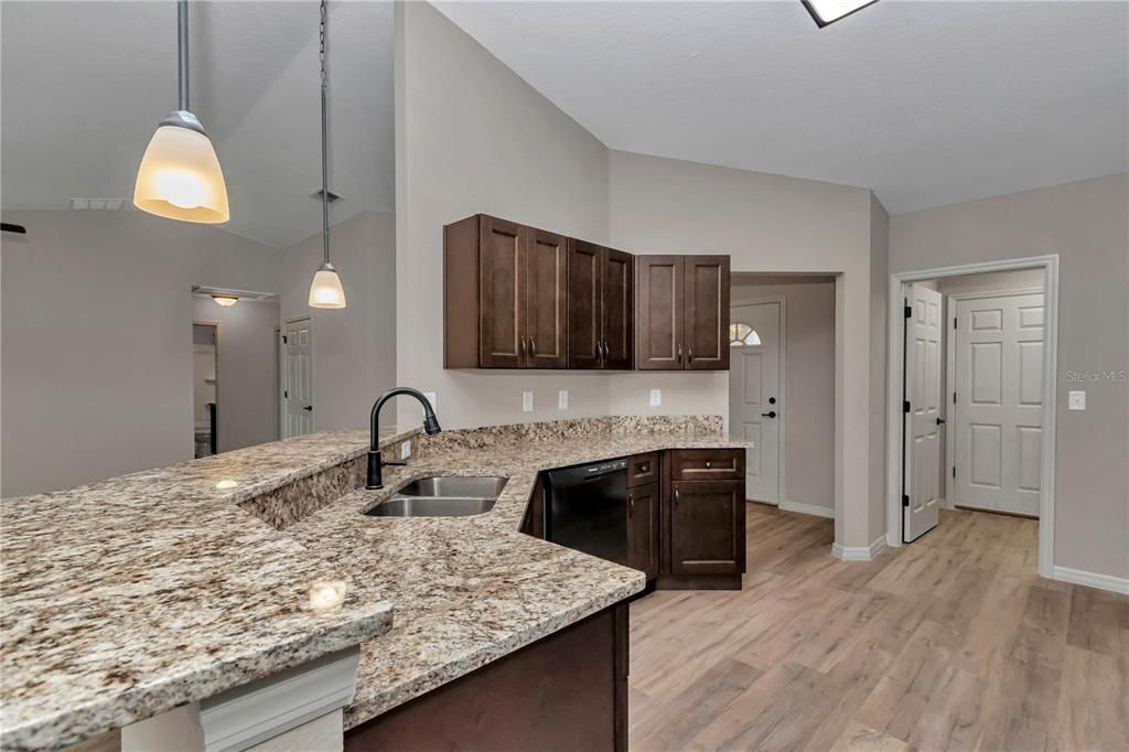 For Sale: $279,900 (4 beds, 2 baths, 1747 Square Feet)