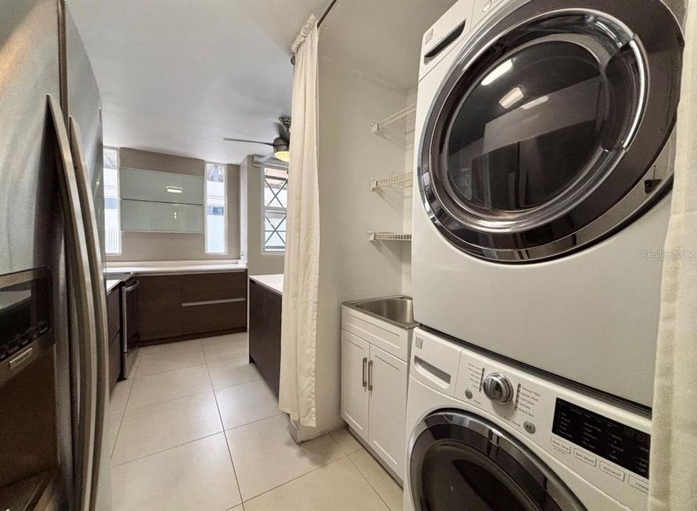 En Renta: $2,350 (3 camas, 2 baños, 1432 Pies cuadrados)