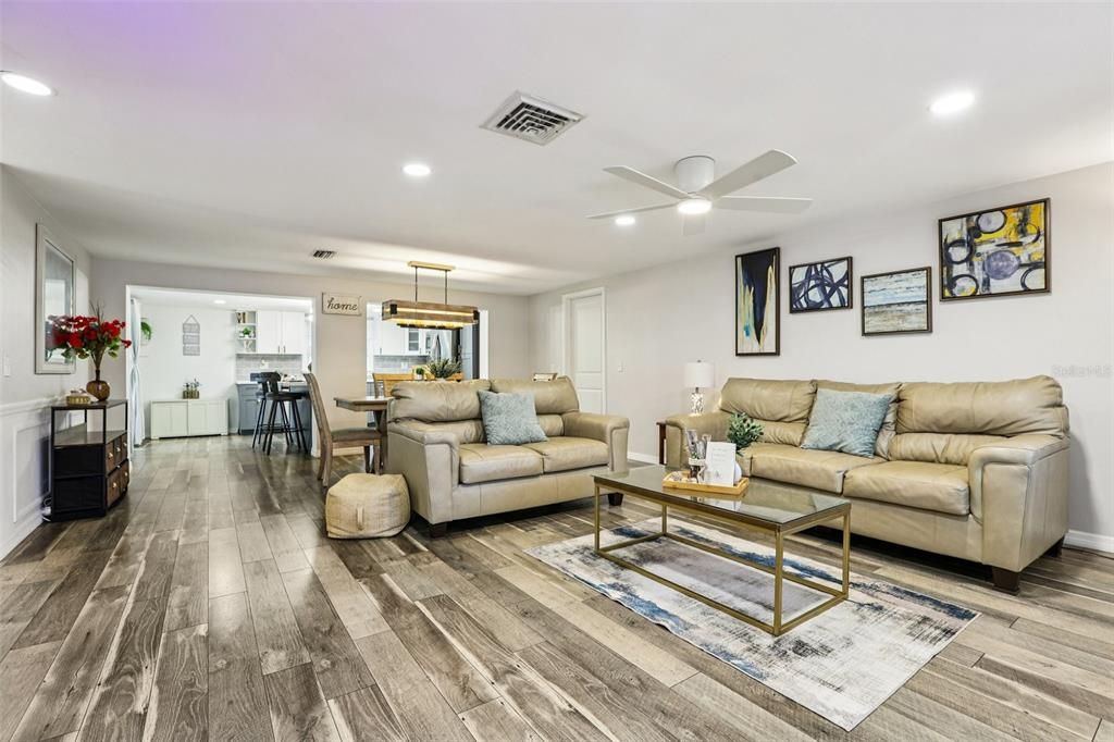 En Venta: $250,000 (2 camas, 2 baños, 1358 Pies cuadrados)