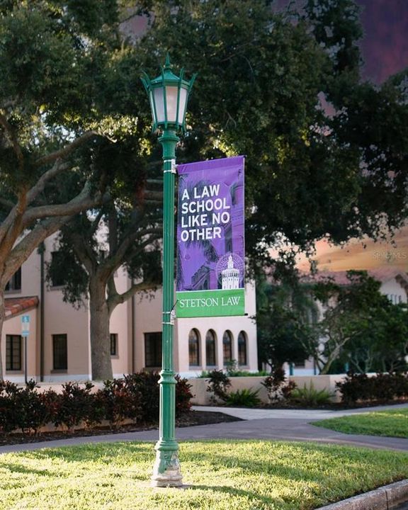 待售: $164,900 (1 贝兹, 1 浴室, 860 平方英尺)