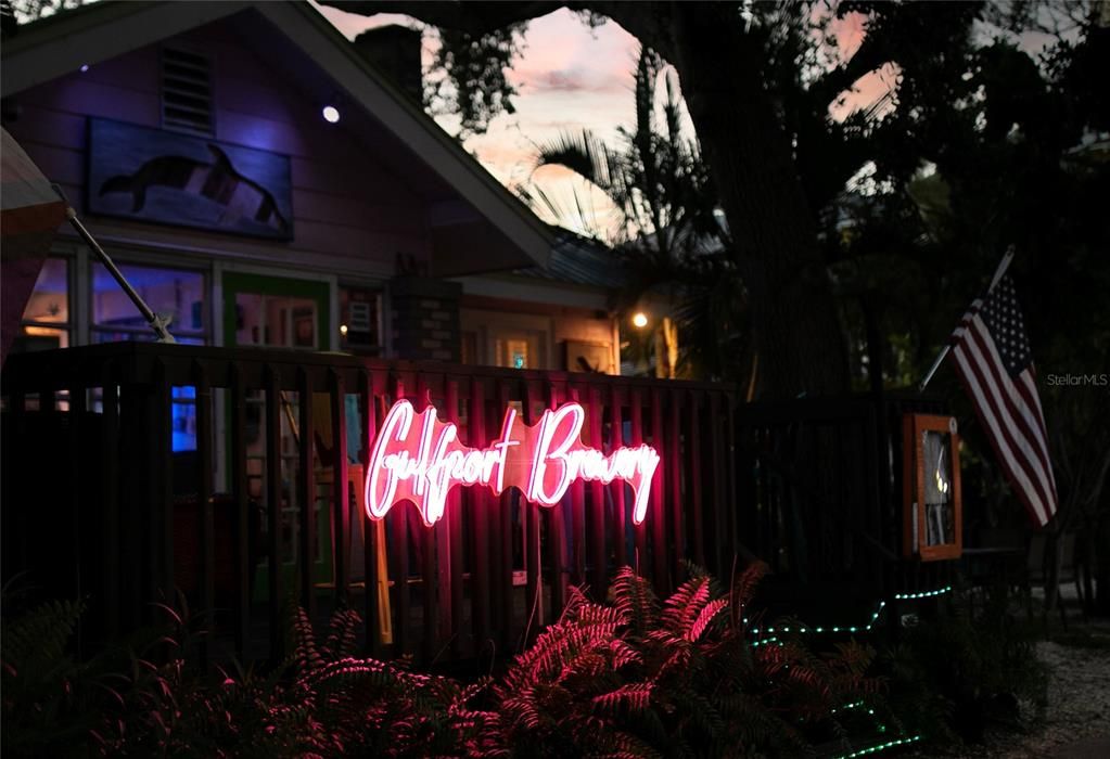 待售: $164,900 (1 贝兹, 1 浴室, 860 平方英尺)