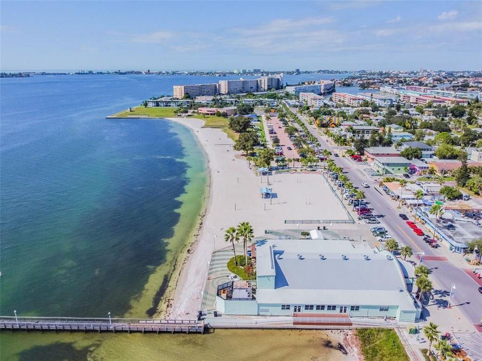 待售: $164,900 (1 贝兹, 1 浴室, 860 平方英尺)