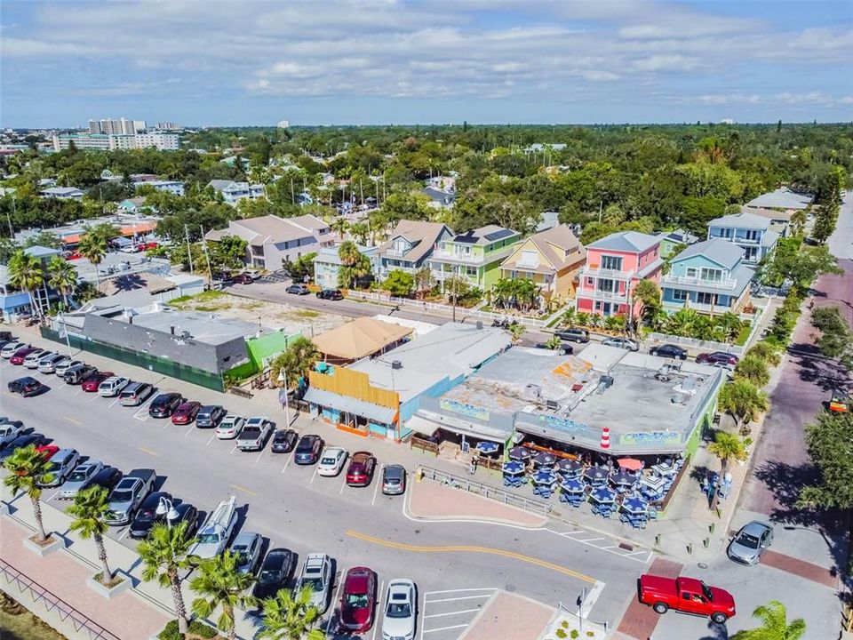 待售: $164,900 (1 贝兹, 1 浴室, 860 平方英尺)