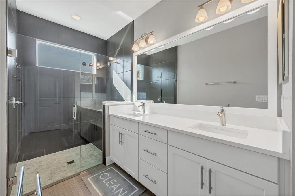 En Venta: $364,900 (2 camas, 2 baños, 1462 Pies cuadrados)