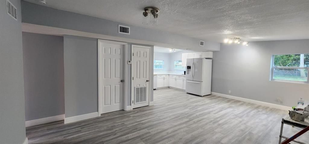 待售: $219,000 (3 贝兹, 2 浴室, 1100 平方英尺)