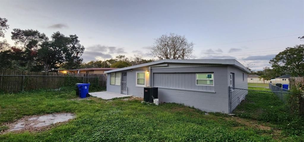 待售: $219,000 (3 贝兹, 2 浴室, 1100 平方英尺)