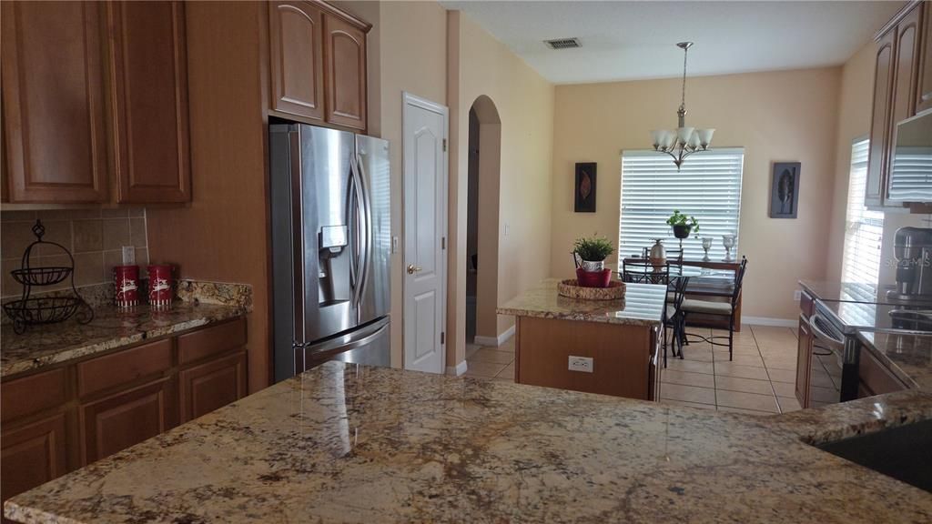 For Rent: $2,500 (4 beds, 2 baths, 2086 Square Feet)