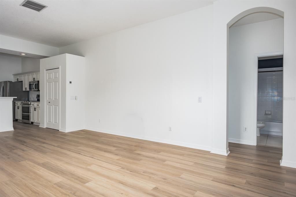 For Sale: $599,900 (4 beds, 3 baths, 2139 Square Feet)