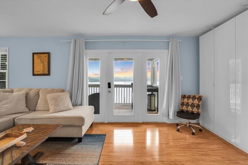 出租: $2,300 (1 贝兹, 1 浴室, 694 平方英尺)