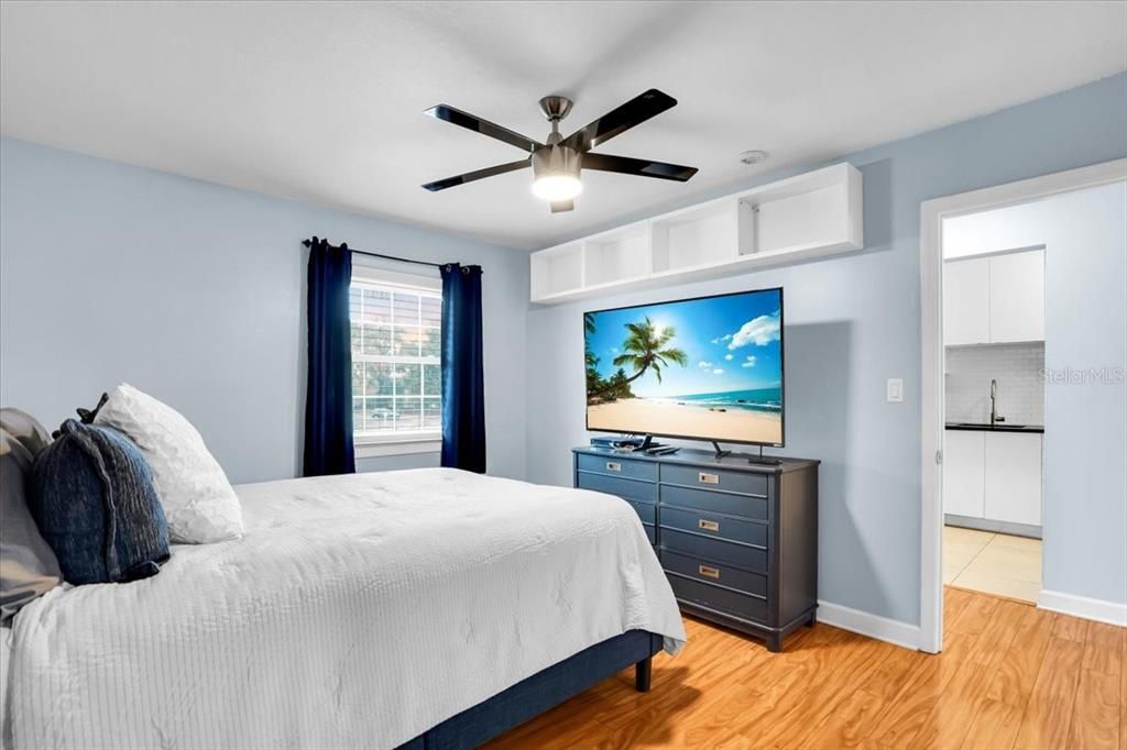 出租: $2,300 (1 贝兹, 1 浴室, 694 平方英尺)