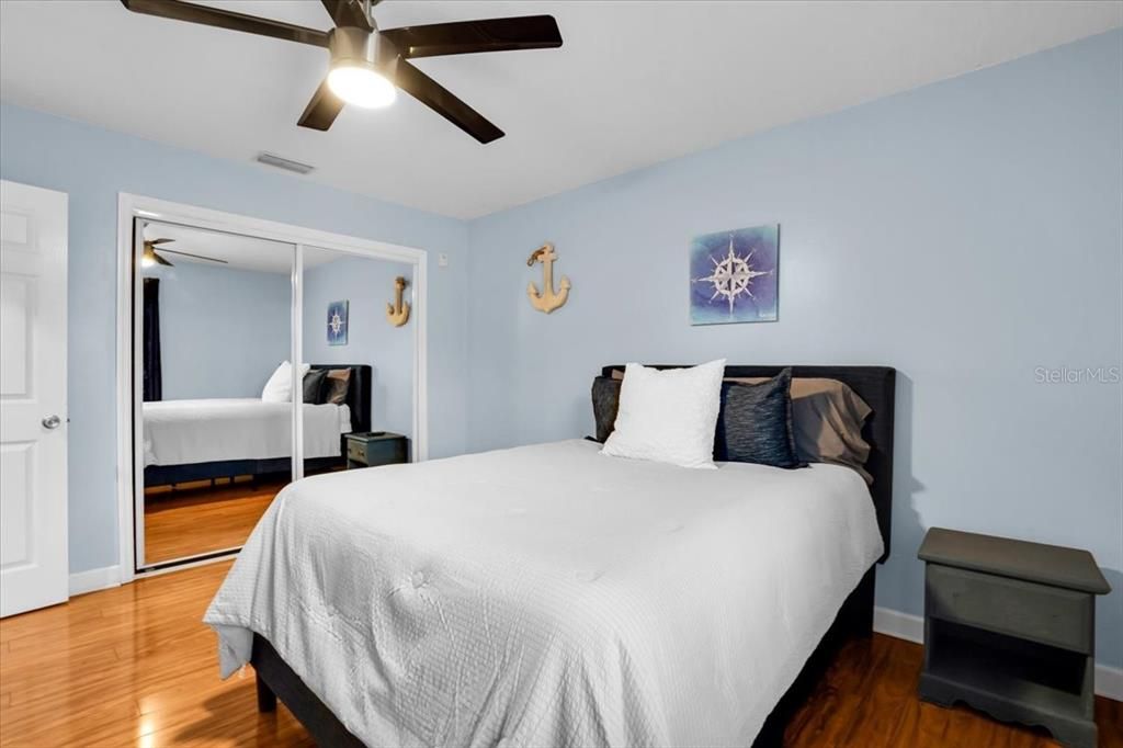 出租: $2,300 (1 贝兹, 1 浴室, 694 平方英尺)