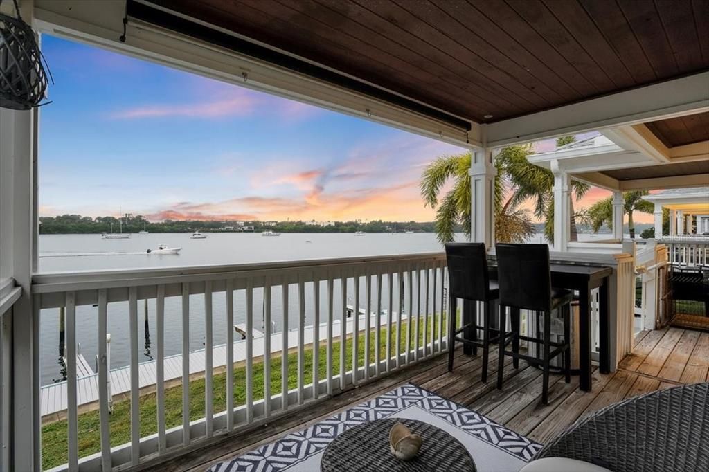 出租: $2,300 (1 贝兹, 1 浴室, 694 平方英尺)