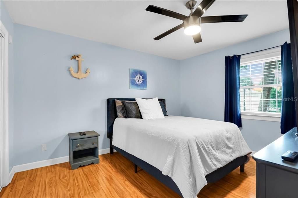 出租: $2,300 (1 贝兹, 1 浴室, 694 平方英尺)