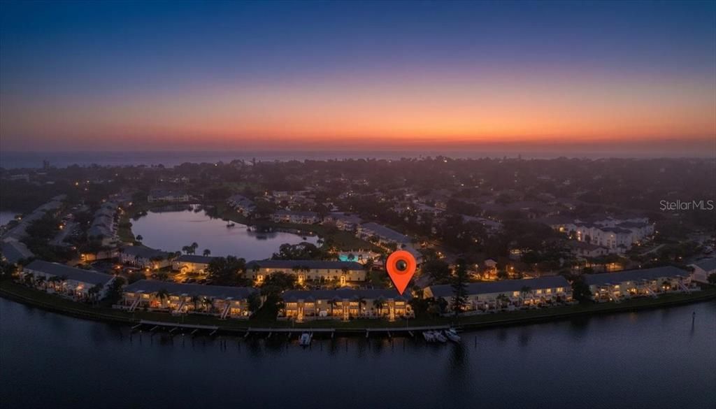 出租: $2,300 (1 贝兹, 1 浴室, 694 平方英尺)