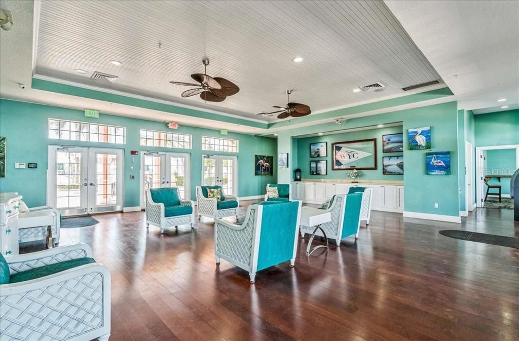 出租: $2,300 (1 贝兹, 1 浴室, 694 平方英尺)