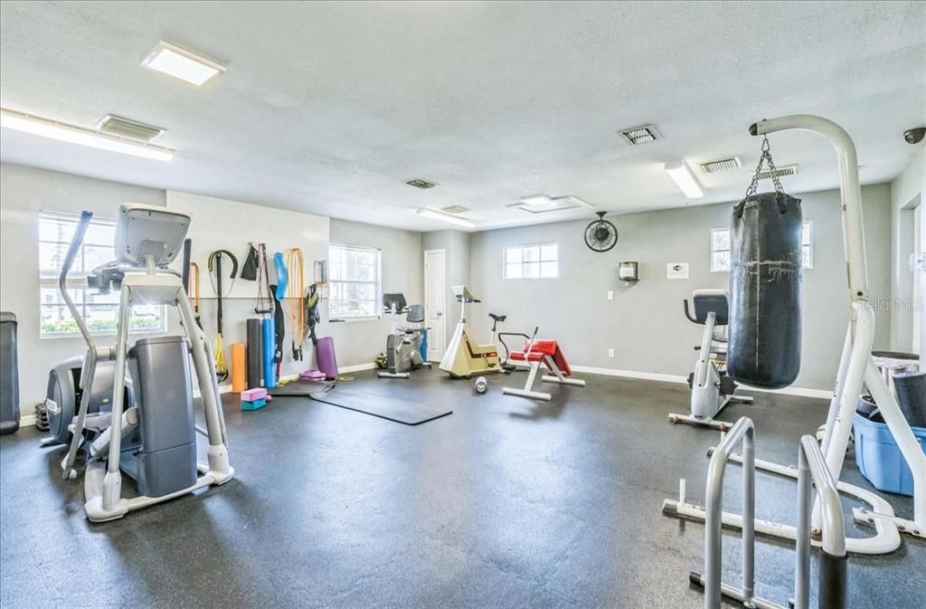 出租: $2,300 (1 贝兹, 1 浴室, 694 平方英尺)