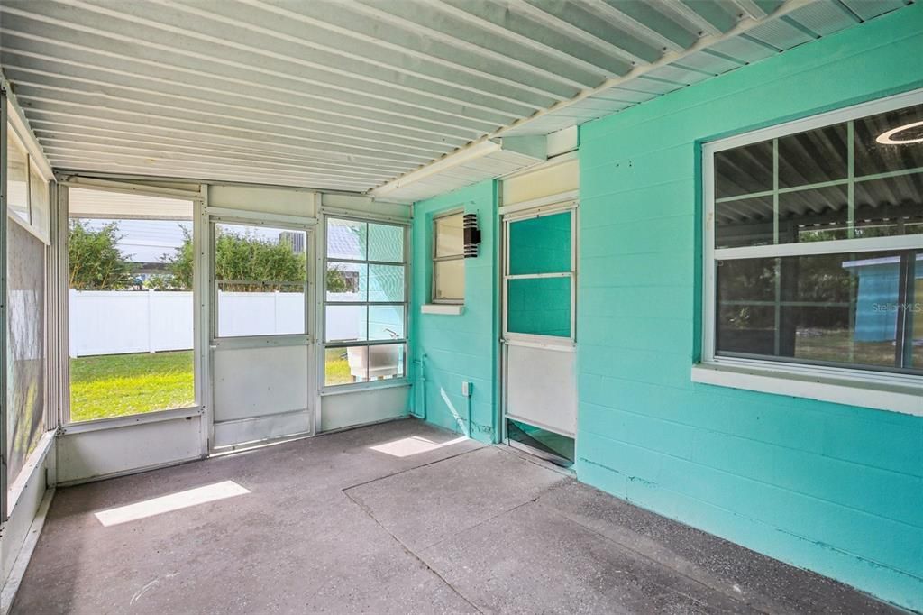 For Sale: $400,000 (3 beds, 3 baths, 1538 Square Feet)