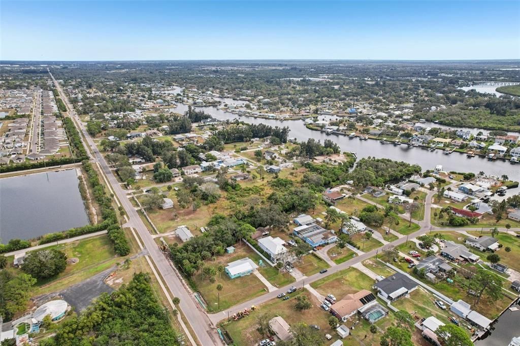 For Sale: $400,000 (3 beds, 3 baths, 1538 Square Feet)