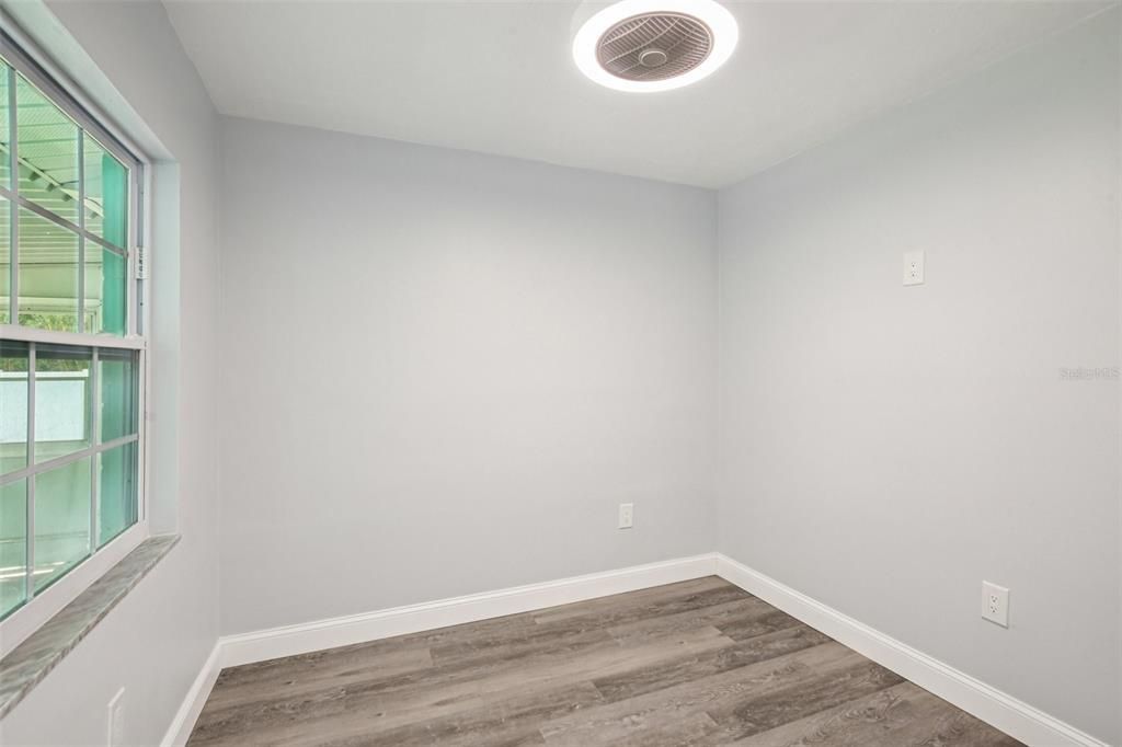 For Sale: $400,000 (3 beds, 3 baths, 1538 Square Feet)