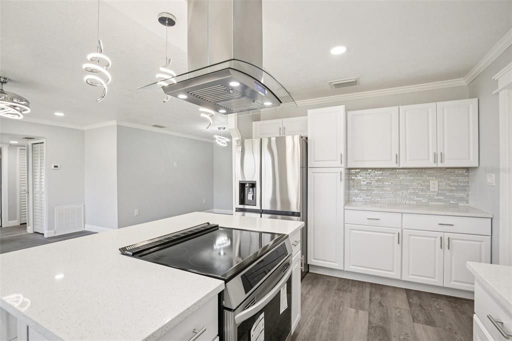 For Sale: $400,000 (3 beds, 3 baths, 1538 Square Feet)