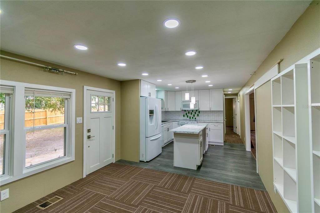 待售: $140,000 (2 贝兹, 2 浴室, 1140 平方英尺)