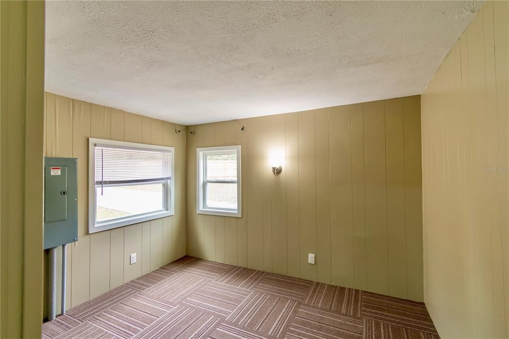 待售: $140,000 (2 贝兹, 2 浴室, 1140 平方英尺)