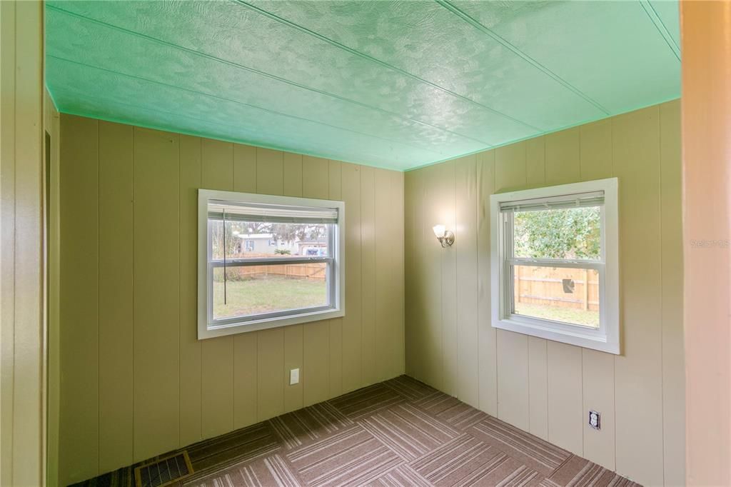 待售: $140,000 (2 贝兹, 2 浴室, 1140 平方英尺)