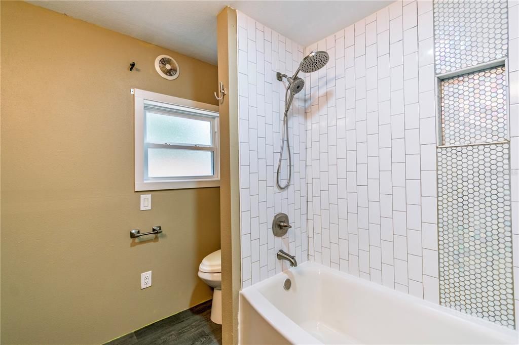 待售: $140,000 (2 贝兹, 2 浴室, 1140 平方英尺)