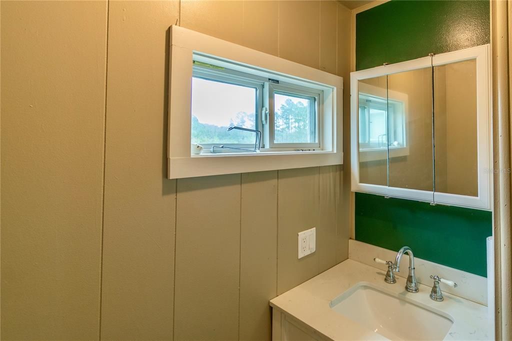 待售: $140,000 (2 贝兹, 2 浴室, 1140 平方英尺)