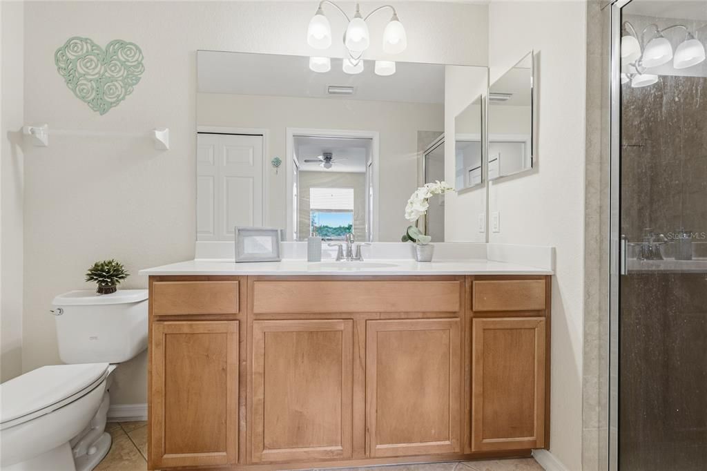 For Sale: $289,000 (2 beds, 2 baths, 1121 Square Feet)