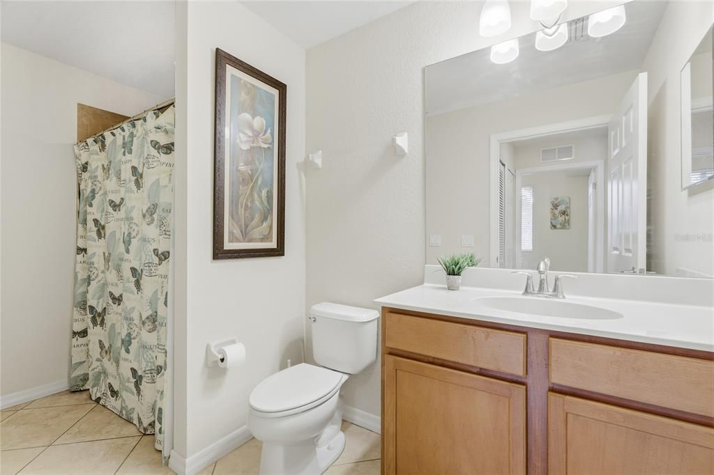 For Sale: $289,000 (2 beds, 2 baths, 1121 Square Feet)