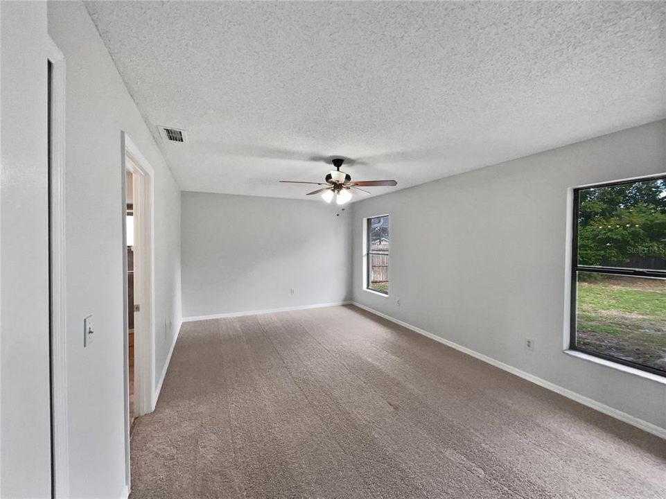 En Venta: $295,000 (3 camas, 2 baños, 1422 Pies cuadrados)