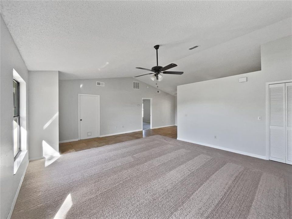 En Venta: $295,000 (3 camas, 2 baños, 1422 Pies cuadrados)