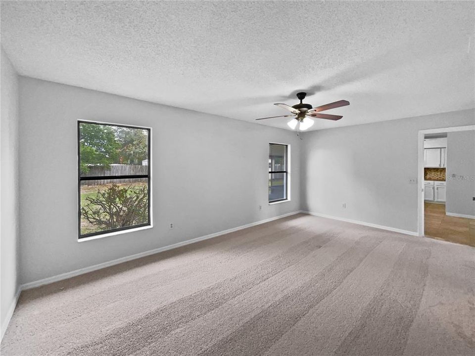 En Venta: $295,000 (3 camas, 2 baños, 1422 Pies cuadrados)