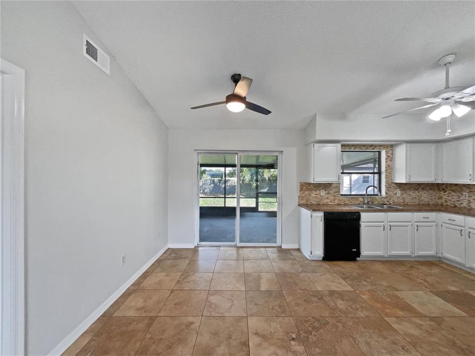 En Venta: $295,000 (3 camas, 2 baños, 1422 Pies cuadrados)