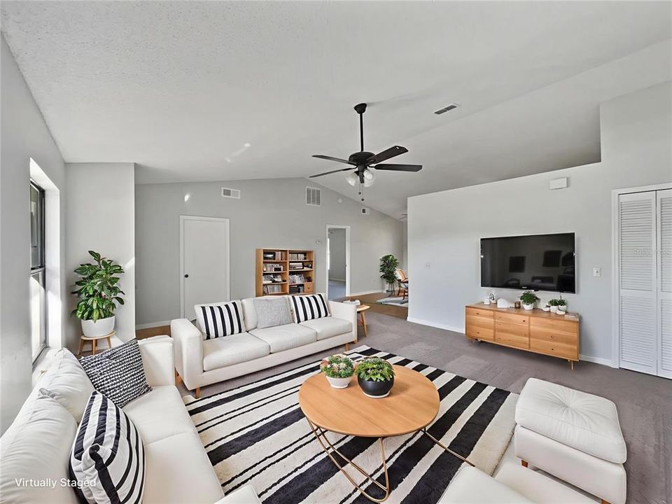 En Venta: $295,000 (3 camas, 2 baños, 1422 Pies cuadrados)