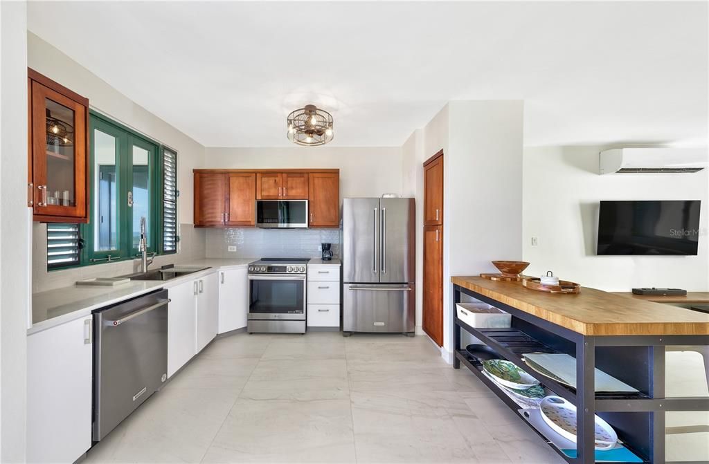 待售: $690,000 (3 贝兹, 3 浴室, 1881 平方英尺)