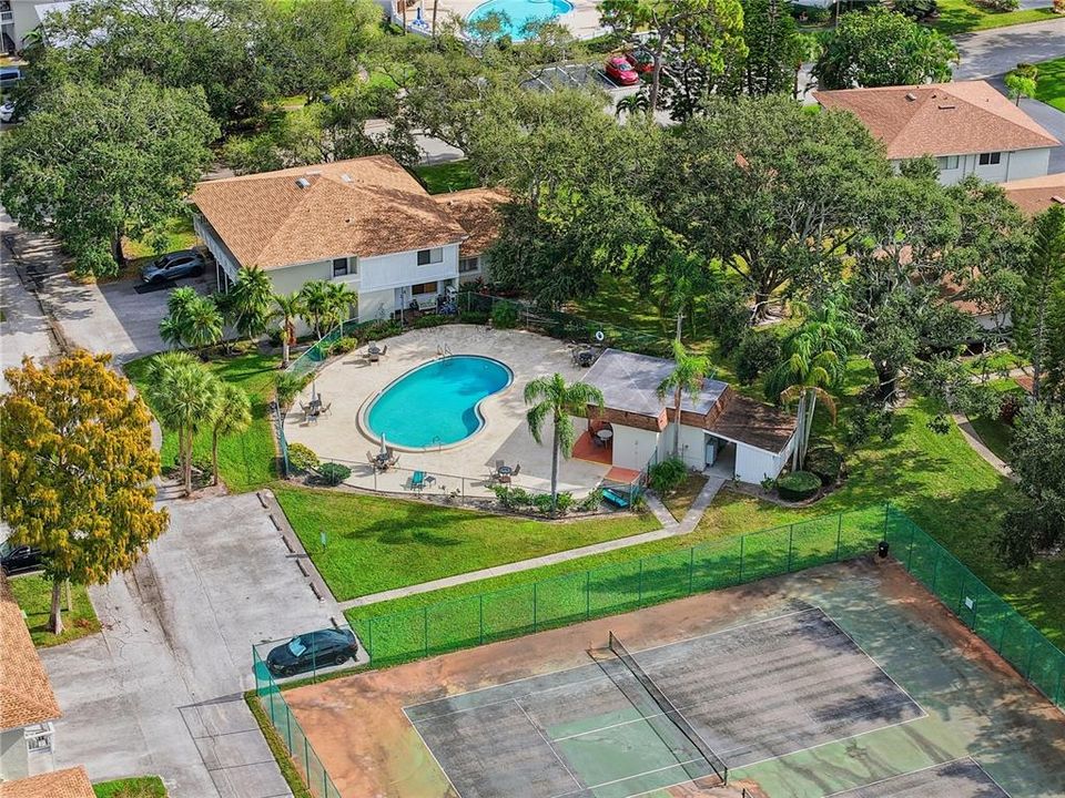 For Sale: $145,000 (2 beds, 1 baths, 752 Square Feet)