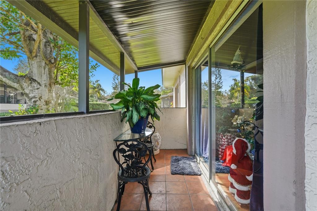 For Sale: $145,000 (2 beds, 1 baths, 752 Square Feet)