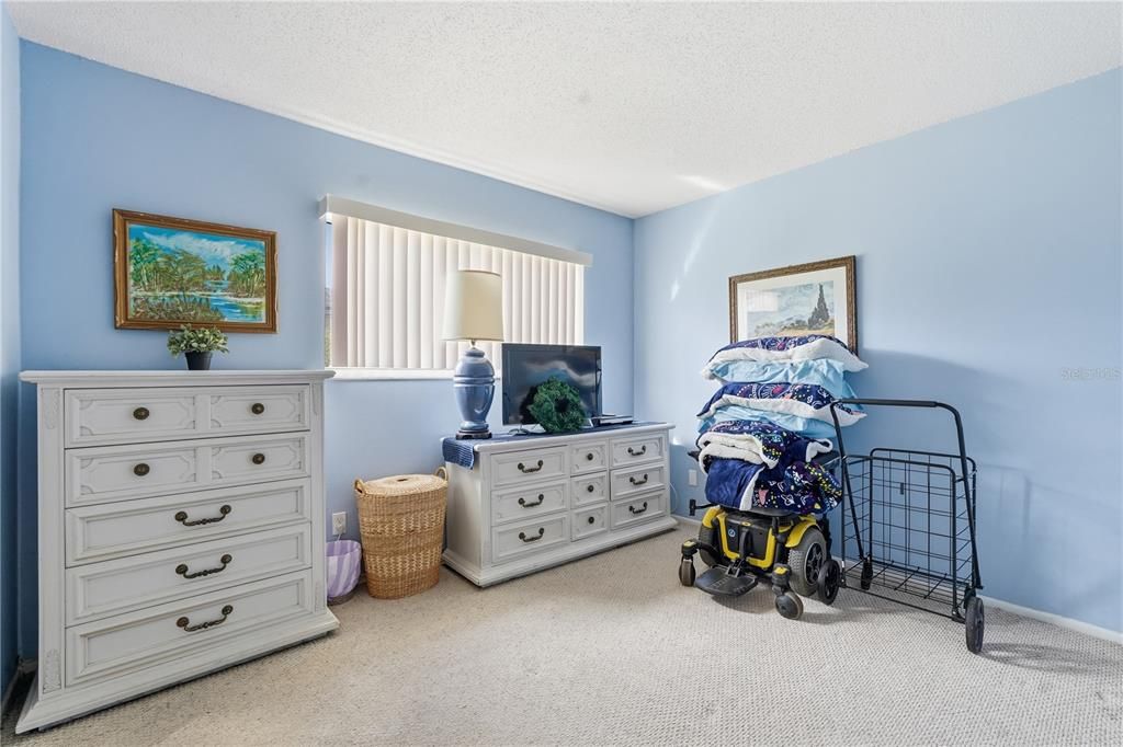 For Sale: $145,000 (2 beds, 1 baths, 752 Square Feet)