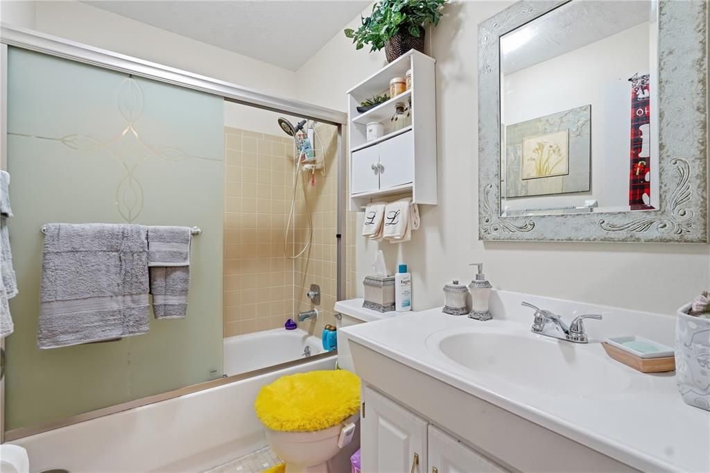 For Sale: $145,000 (2 beds, 1 baths, 752 Square Feet)