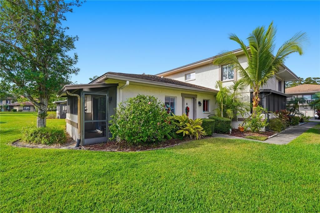 For Sale: $145,000 (2 beds, 1 baths, 752 Square Feet)