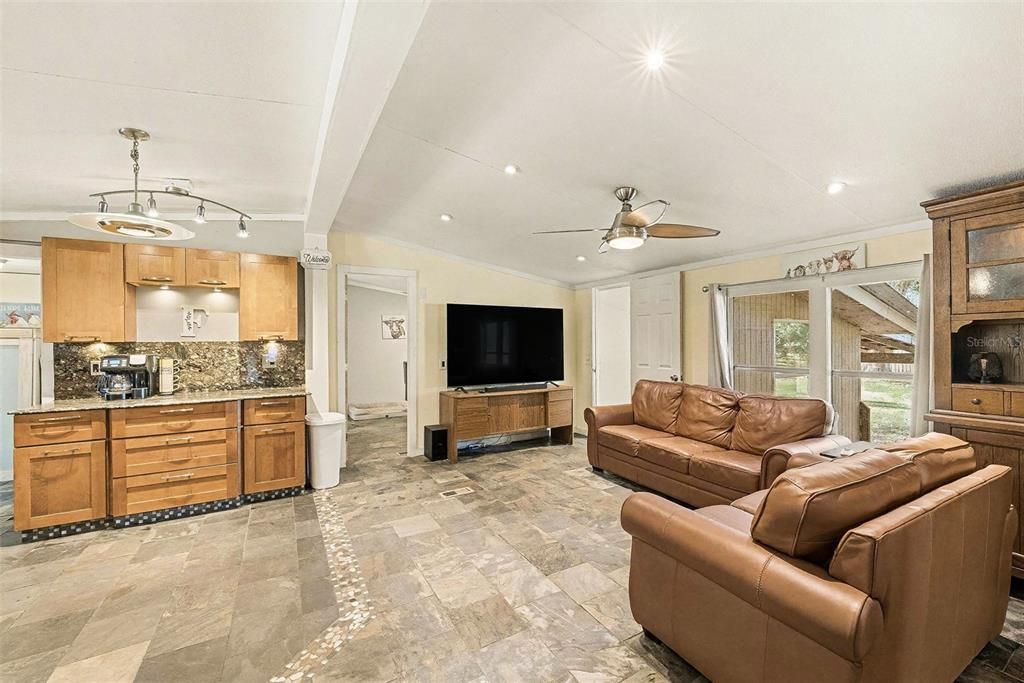 For Sale: $330,000 (4 beds, 2 baths, 1448 Square Feet)