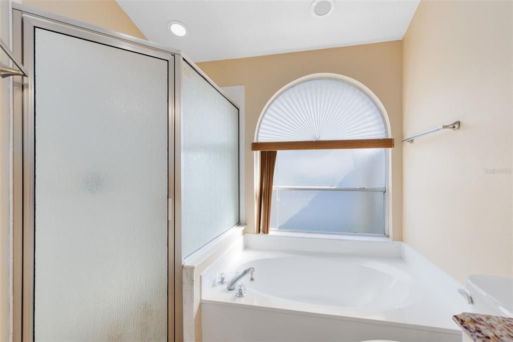 For Sale: $389,900 (3 beds, 2 baths, 1601 Square Feet)