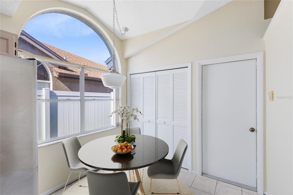 For Sale: $389,900 (3 beds, 2 baths, 1601 Square Feet)