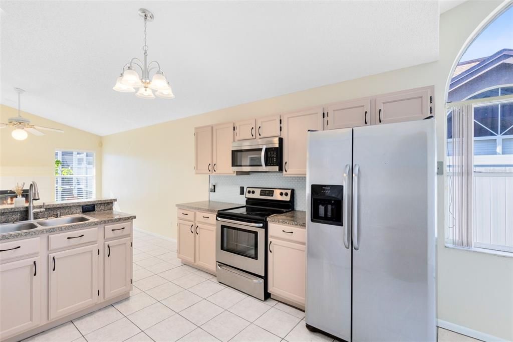 For Sale: $389,900 (3 beds, 2 baths, 1601 Square Feet)